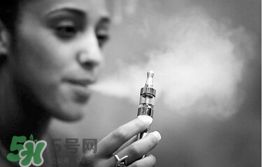 电子烟和香烟哪个危害大,电子烟有害吗会上瘾吗