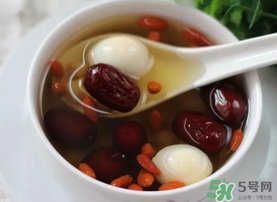 当归煮鸡蛋红糖什么时候吃最合适?,当归红糖煮鸡蛋的功效晚上可以煮来吃吗