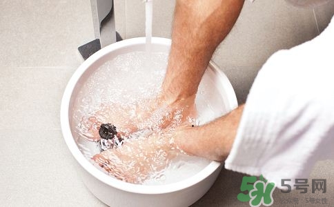 艾叶泡脚有什么好处 艾叶的功效和作用,艾叶泡脚有什么好处和作用