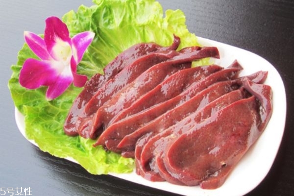 孕妇羊水少不能吃什么水果,孕妇羊水少不能吃什么食物