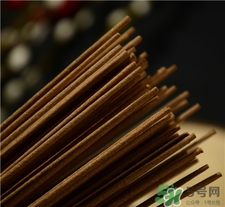 点檀香有什么作用跟功效,檀香有什么功效 点檀香有什么作用跟功效,檀香有什么功效