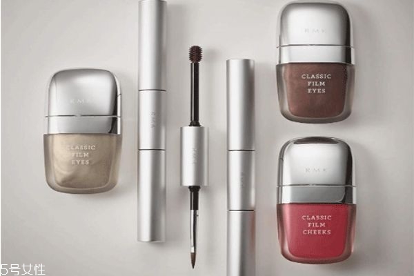 液体眼影和粉质眼影哪个好,液体眼影和粉状眼影区别