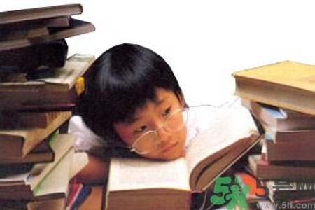 熬夜对青少年的危害有哪些,熬夜对青少年的影响 熬夜对青少年的危害有哪些,熬夜对青少年的影响