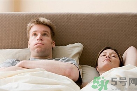 落枕晚上怎么躺,落枕晚上睡觉需要注意什么