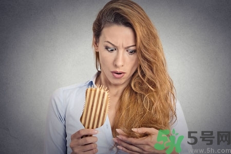 老是掉头发是缺少什么,脱发严重是缺少什么维生素