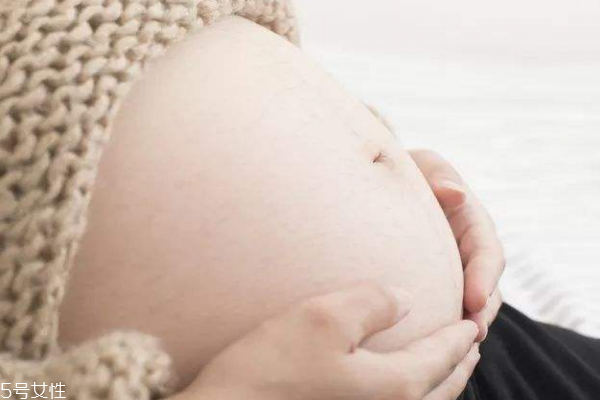 孕妇水肿是什么原因引起的,孕妇发肿是怎么回事