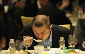 男生秃头会遗传给儿子吗,男人秃顶会遗传吗