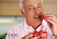 老年人骨质疏松吃什么最好,老人骨质疏松吃什么补钙最好 老年人骨质疏松吃什么最好,老人骨质疏松吃什么补钙最好