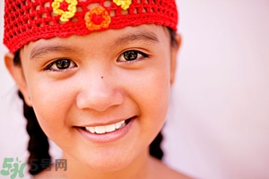 脸上频繁长痣什么原因,脸上长痣是因为什么 脸上频繁长痣什么原因,脸上长痣是因为什么