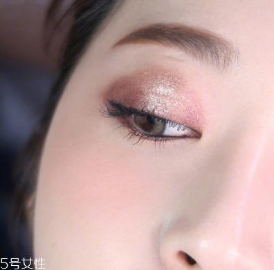 蹲马步和深蹲的区别(蹲马步和深蹲有什么区别) 蹲马步和深蹲的区别(蹲马步和深蹲有什么区别)