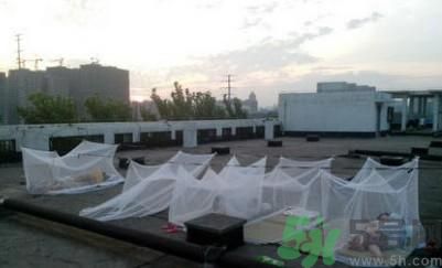 住顶楼有什么坏处,住楼顶的好处