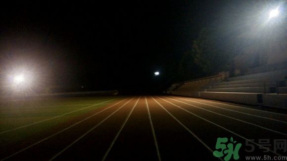 晚上跑步到底好不好,晚上跑步合适吗