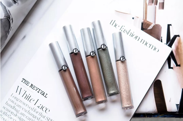 如何避免在深蹲时膝盖响的问题(为什么深蹲的时候膝盖响)