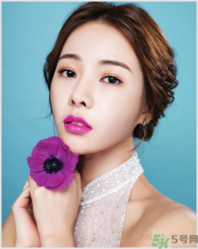 唇色白是什么原因,为什么我的唇色发白