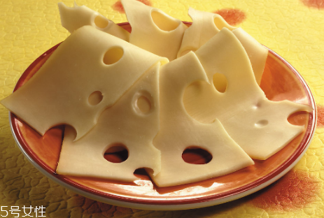 奶酪的功效和作用及食用方法,奶酪的功效和作用、禁忌和食用方法