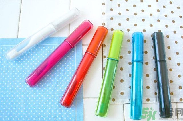 有什么办法可以让牙齿变白,怎么让牙齿变白又不伤害牙齿 有什么办法可以让牙齿变白,怎么让牙齿变白又不伤害牙齿