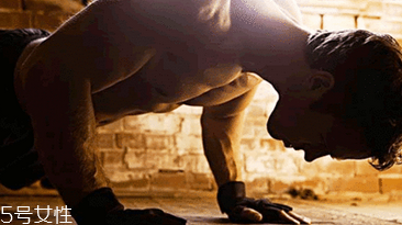 做俯卧撑手腕疼是怎么回事(手臂酸疼举不起来怎么回事) 做俯卧撑手腕疼是怎么回事(手臂酸疼举不起来怎么回事)