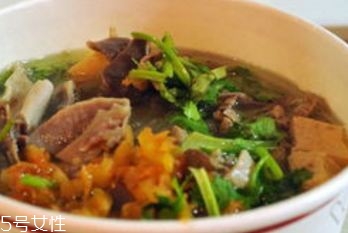 鸭血粉丝汤适合的人群,鸭血粉丝汤好处