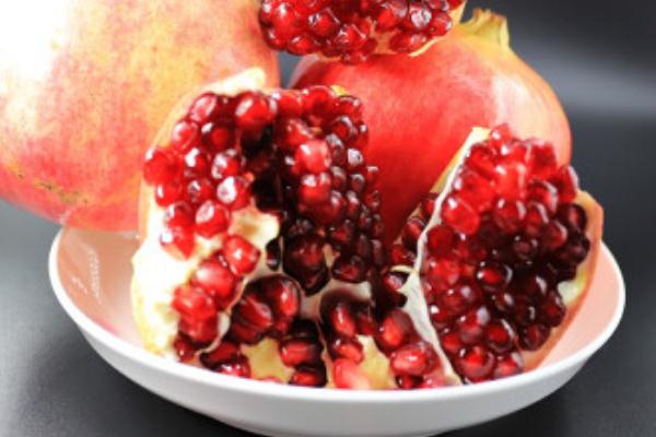 吃石榴有助于排便吗?,吃石榴可以促进排便吗 吃石榴有助于排便吗?,吃石榴可以促进排便吗