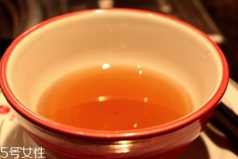 皮肤过敏能吃芝麻油吗?,皮肤过敏可以吃芝麻吗?