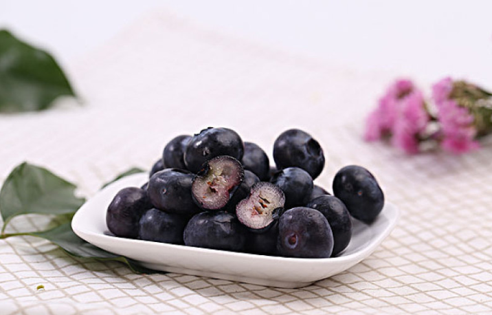 蓝莓和什么水果一起榨汁最佳搭配给宝宝吃,蓝莓和什么水果一起榨汁最佳搭配宝宝辅食 蓝莓和什么水果一起榨汁最佳搭配给宝宝吃,蓝莓和什么水果一起榨汁最佳搭配宝宝辅食