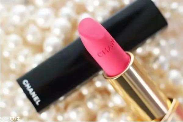 皂基洁面跟氨基酸洁面区别(皂基洁面和氨基酸洁面的区别)