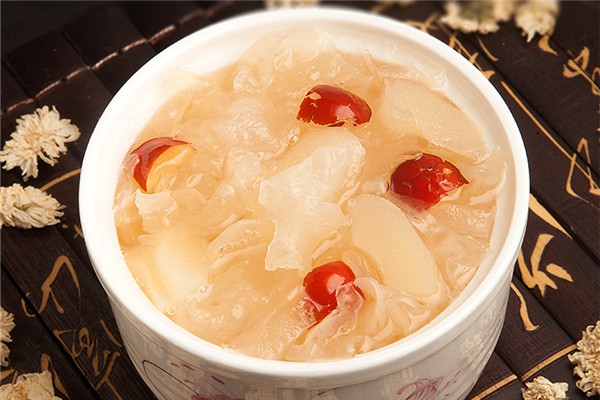 银耳汤可以和南瓜一起吃吗,银耳汤跟地瓜可以一起吃吗