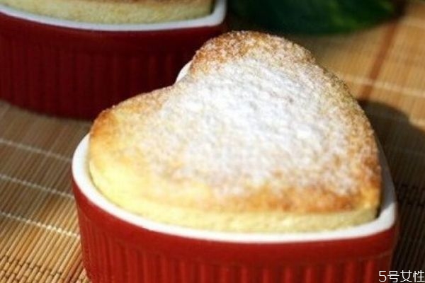 蛋奶酥的主要成分是什么呢(蛋奶酥的做法简单) 蛋奶酥的主要成分是什么呢(蛋奶酥的做法简单)