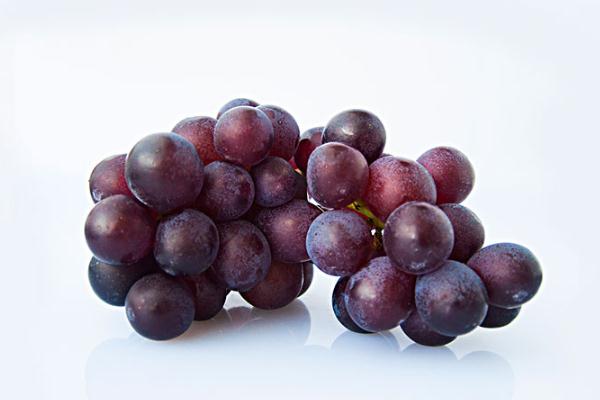 巨峰葡萄可以多吃吗,巨峰葡萄什么人不能吃