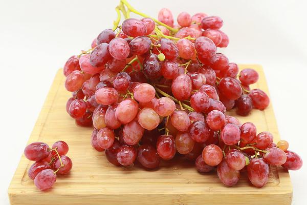 红提葡萄籽能吃吗,无籽红提为什么不能多吃 红提葡萄籽能吃吗,无籽红提为什么不能多吃