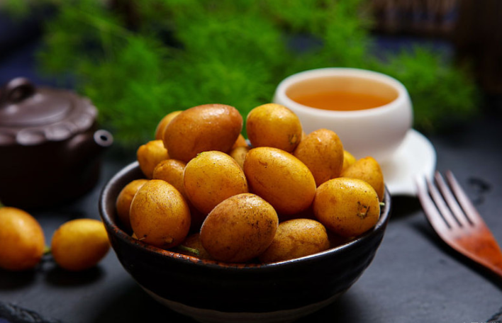 黄皮果泡酒作用和功效,黄皮果酒的功效和作用 黄皮果泡酒作用和功效,黄皮果酒的功效和作用