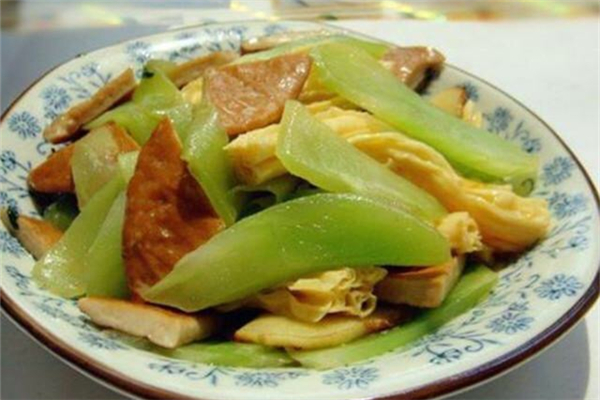 莴笋变红了还能吃吗?,削皮的莴笋变红了还能吃吗