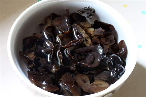 木耳有没有保质期,木耳有没有保质期时间长了能不能吃 木耳有没有保质期,木耳有没有保质期时间长了能不能吃