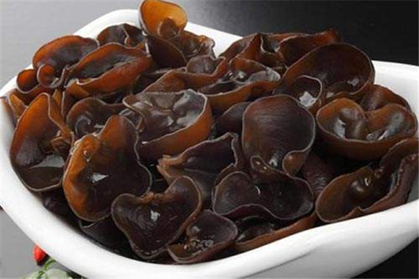 正确泡木耳的方法,怎么样快速泡发木耳