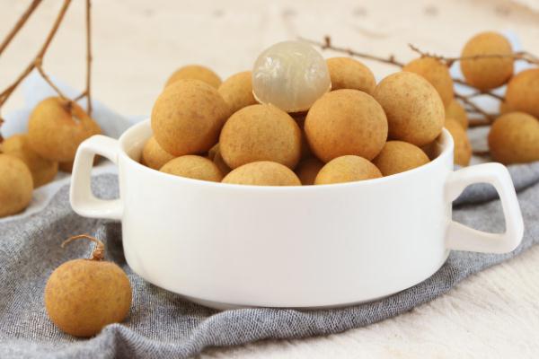 龙眼对女性有什么好处,女人吃龙眼有什么好处和坏处 龙眼对女性有什么好处,女人吃龙眼有什么好处和坏处