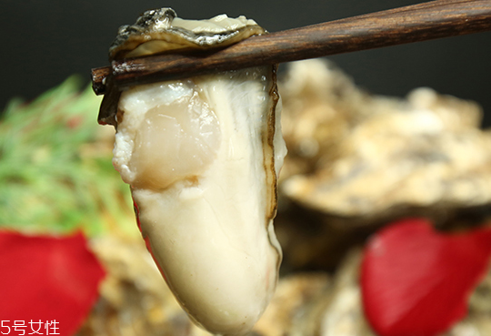 生蚝怎么去沙子,生蚝怎么去沙囊