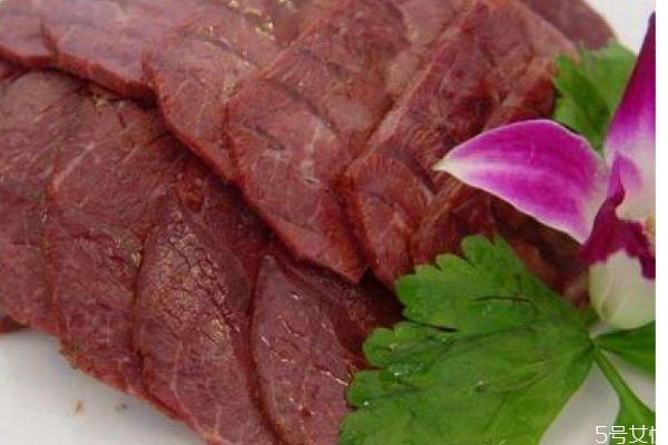 皮肤过敏能吃牛肉,皮肤过敏能吃牛肚吗