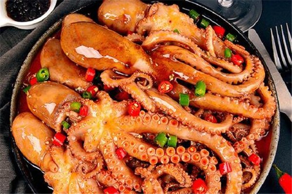 章鱼和鱿鱼是一种鱼吗?,鱿鱼跟章鱼是一种鱼吗