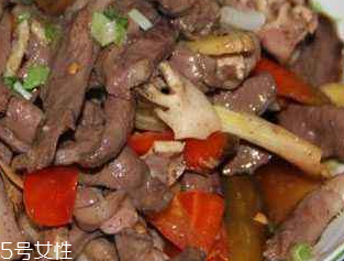 猪心能和香菇一起吃吗,猪心可以跟香菇在一起吃吗