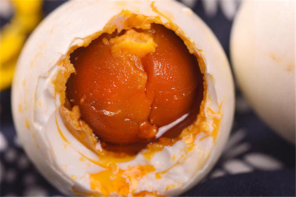 咸鸭蛋可以天天吃吗?,每天都吃咸鸭蛋会不会不太好