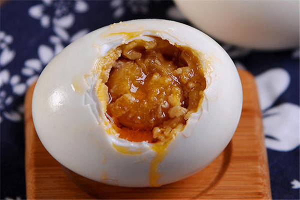 咸鸭蛋对胃有刺激吗,咸鸭蛋对胃有没有伤害