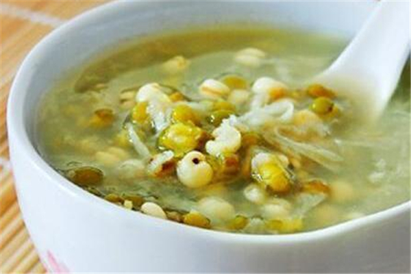 绿豆汤绿豆和水的比例是多少,绿豆汤放多少绿豆和水