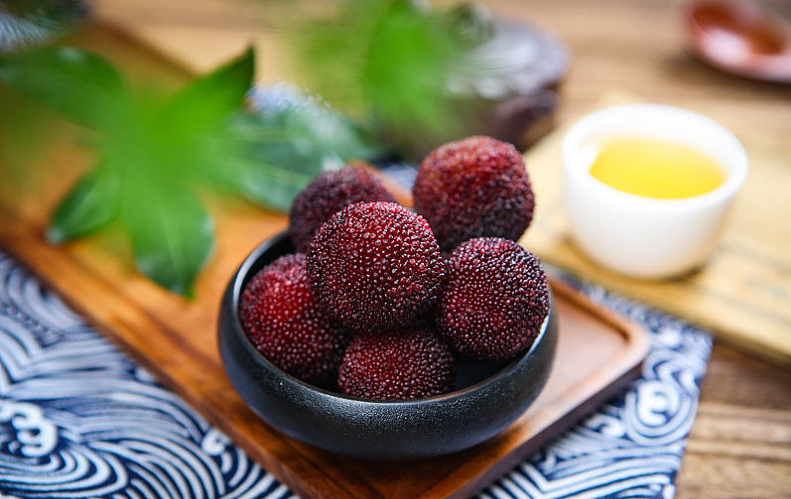 杨梅酒的功效和作用,杨梅酒有什么好处及功效