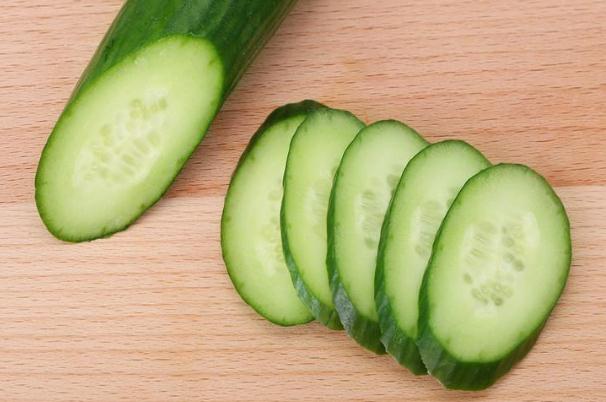 一日三餐都吃黄瓜能减肥吗?,吃黄瓜能减肥吗?