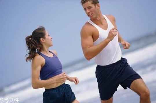 原地跑步注意事项(原地跑步的正确方法)