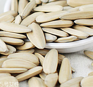 小孩子能吃葵瓜子吗,小孩可以吃葵花籽吗