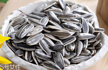 如何快速大量剥葵瓜子,葵瓜子怎么快速去壳