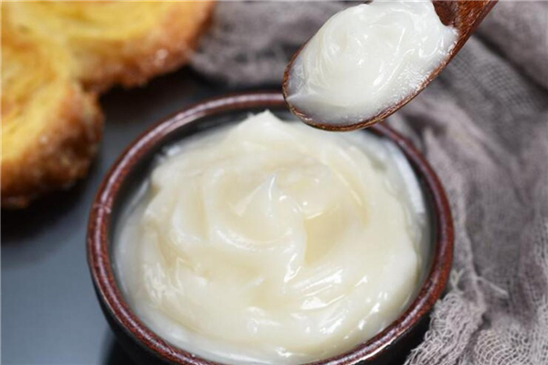 猪油怎么熬才又白又香,猪油怎么熬才香,放得长久