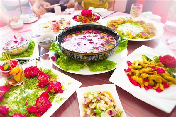 云南大学食堂推出玫瑰宴一,云南大学食堂推出玫瑰宴7