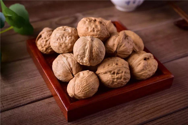 核桃发苦能吃吗,核桃很苦是可以吃吗